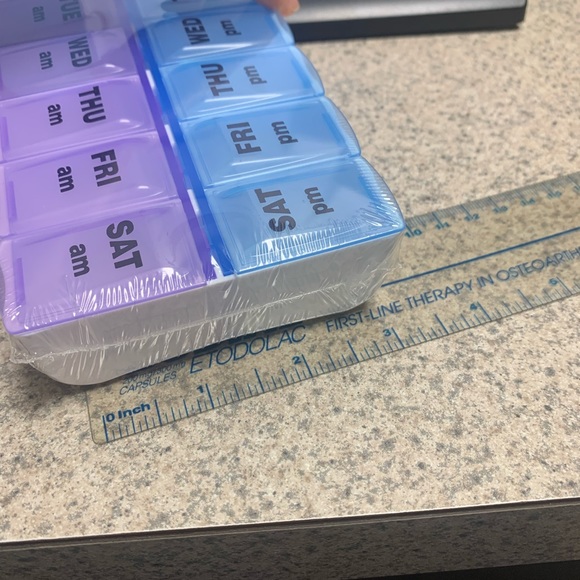 Medicine pill box - Picture 2 of 6